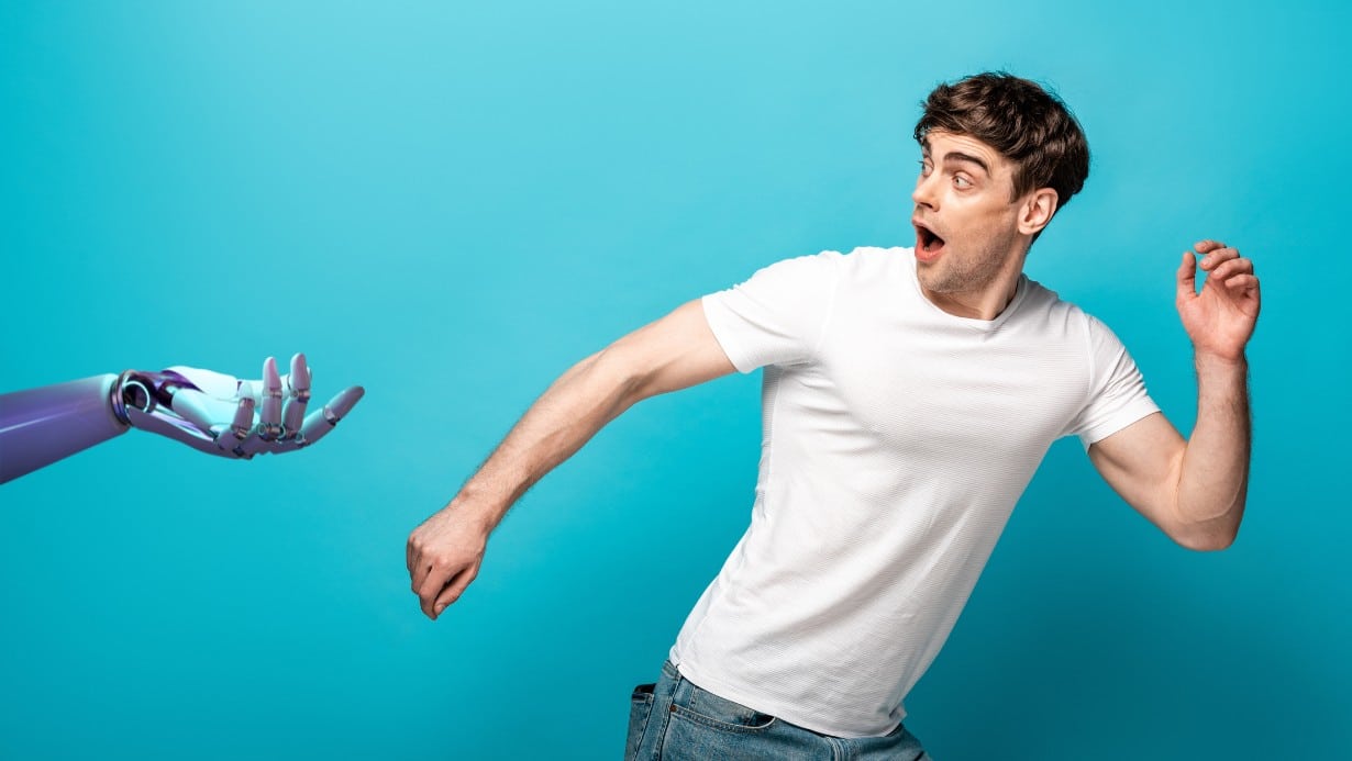 Don't be afraid of AI. Here are 5 courses to make your more friendly to this new technology...